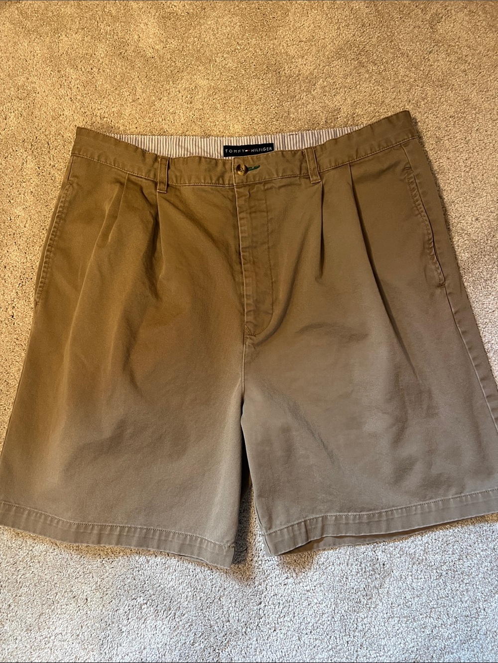 Tommy Hilfiger Men's Khaki Flat-Front Pleated Shorts